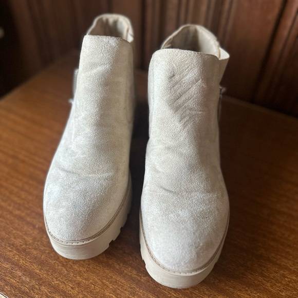 Elegant Beige Ankle Booties - Picture 1 of 5